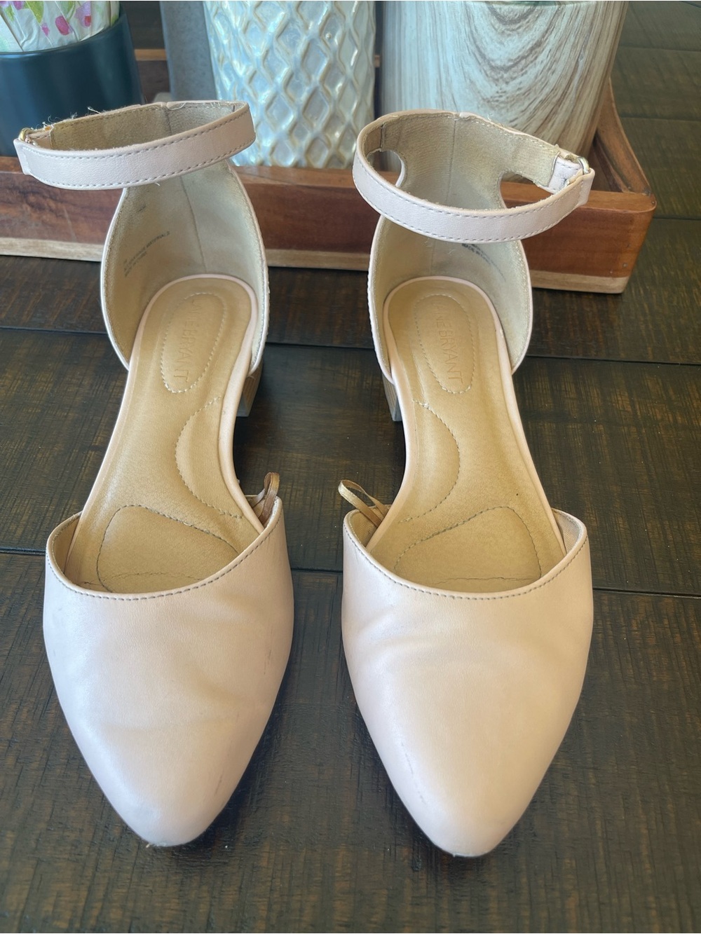 Women's Ankle-Strap Pointed-Toe Flats in Light Nude - Size 7W